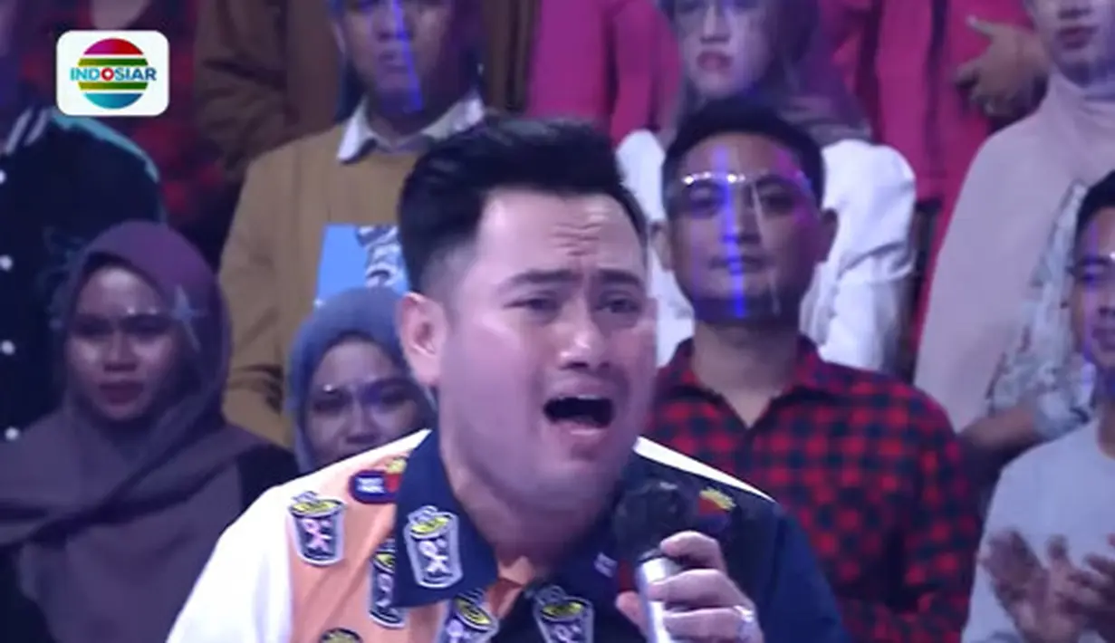 Pedangdut yang merupakan mantan suami wanita pengusaha Musdalifah itu telah memiliki lagu hits yang sangat dikenal yaitu Seperti Mati Lampu. (Youtube/Indosiar)