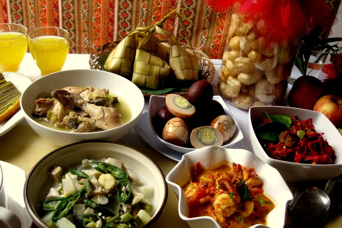[Bintang] [POLL] Apa Makanan Favoritmu Saat Lebaran?