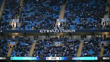 Pemandangan tribune kosong dalam laga lanjutan Liga Inggris 2024/2025 antara Manchester City melawan Leicester di Etihad Stadium, Manchester, Inggris, Rabu (02/04/2025) waktu setempat. (AFP/Oli Scarff)