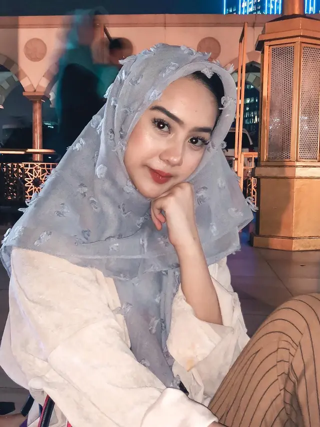 Potret Anya Geraldine Dalam Balutan Hijab (sumber: instagram/anyageraldine)