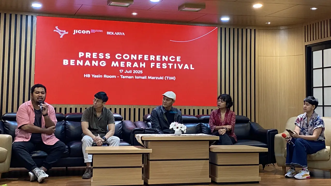 Benang Merah Festival (BMF) 2025 akan diselenggarakan tiga hari berturut-turut, mulai 19 Juli hingg 21 Juli 2025 di Taman Ismail Marzuki, Menteng, dan beberapa lokasi di Jakarta. (Liputan6.com/Virghita Pragiwaka Gutawa)