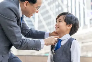 Rasa takut gagal sebenarnya bisa diubah dengan pendekatan yang tepat. Dengan strategi berbasis riset dan pola asuh yang mendukung growth mindset, orangtua dapat membantu anak melihat kegagalan sebagai bagian alami dari proses belajar, bukan sebagai cerminan nilai dirinya. (foto/dok: freepik/jcomp)