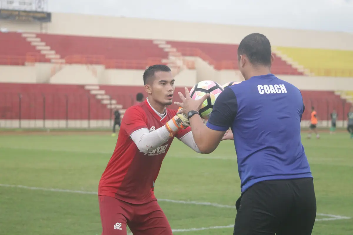 Kiper PSMS Medan, Dhika Bhayangkara