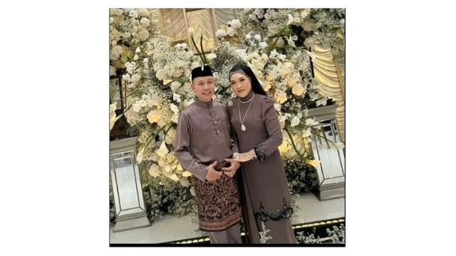 7 Potret Ayu Ting Ting Diduga Dilamar Anggota TNI, Ivan Gunawan Beri Selamat