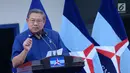 Ketua Umum Partai Demokrat, Susilo Bambang Yudhoyono menyampaikan pidato politik 2018 di Cibinong, Kab Bogor, Jumat (5/1). SBY mengatakan 2018 adalah tahun penting karena Pilkada Serentak dan awal kegiatan Pemilu 2019. (Liputan6.com/Helmi Fithriansyah)