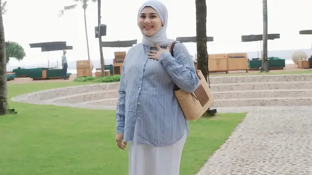 Potret Kesha Ratuliu saat Hamil Anak Ketiga. (instagram/kesharatuliu05)