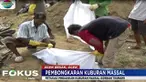 Dari 60 korban tsunami yang berhasil dipindahkan, terdapat dua identitas atau kartu tanda penduduk yang ditemukan.