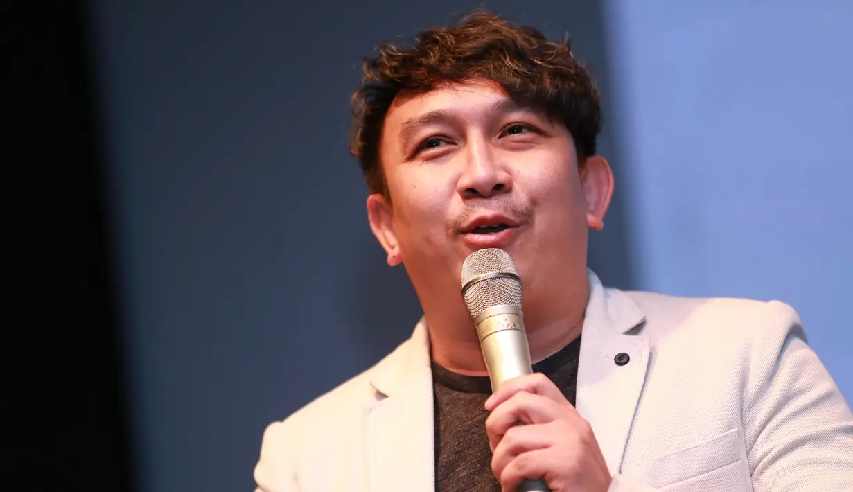 "Karena sekali lagi kalau Indonesia ini kan olahraga yang paling populer itu bola dan bulutangkis, walaupun basket kita sudah mulai maju," terangnya. (Adrian Putra/Bintang.com)