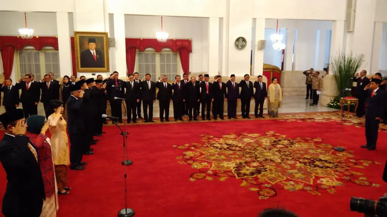 Presiden Jokowi melantik Anggota DKPP