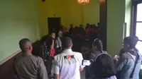 KPK menggeledah ruang kerja Wakil Wali Kota Malang, Jawa Timur, Sutiaji. (Liputan6.com/Zainul Arifin)
