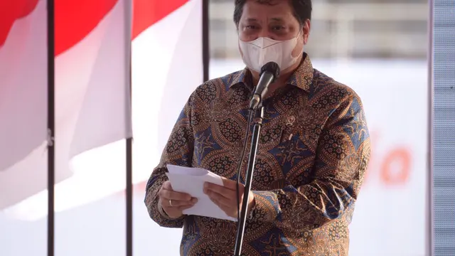 Presiden Joko Widodo (Jokowi) melepas peluncuran ekspor perdana Smelter Grade Alumina (SGA) di Kawasan Ekonomi Khusus (KEK) di Galang Batang, Bintan, Kepulauan Riau.