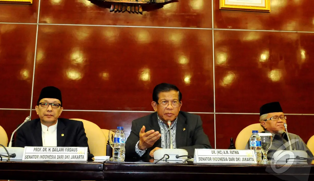 Anggota DPD RI DKI Jakarta A.M Fatwa (tengah) saat menghadiri rapat dengar pendapat dengan DPD tentang pergantian kepala daerah DKI Jakarta, Selasa (11/11/2014) (Liputan6.com/Andrian M Tunay)