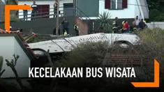Bus yang membawa rombongan turis dari Jerman terguling di Portugal. Akibatnya 28 orang tewas dan puluhan lainnya terluka.