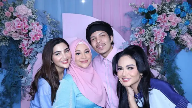 7 Momen Aurel Hermansyah dan Atta Halilintar Ungkap Jenis Kelamin Anak Pertama