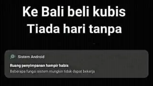 6 Meme Lucu Ruang Penyimpanan HP Penuh Ini Relate, Bingung Hapus Apa Lagi