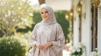 11 Model Atasan Lebaran 2026 Motif Floral Kecil Biar Terlihat Fresh Sepanjang Hari Raya, Elegan