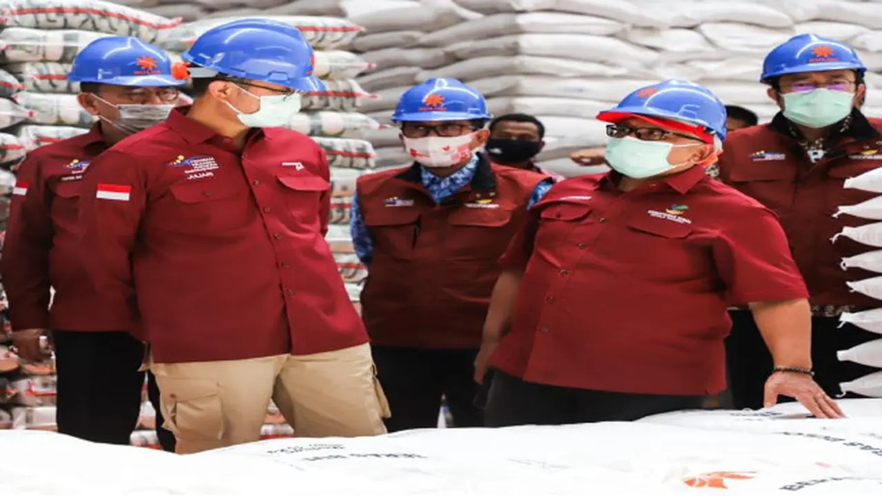 Hore 120 Ribu Warga Cirebon Dapat Bansos Beras