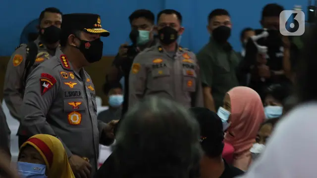 Vaksin Booster Serentak di GOR Radio Dalam
