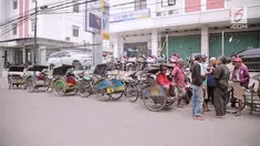 1300 becak Jakarta siap beroperasi menyusul rencana pencabutan larangan becak di DKI Jakarta oleh Gubernur Anies Baswedan.