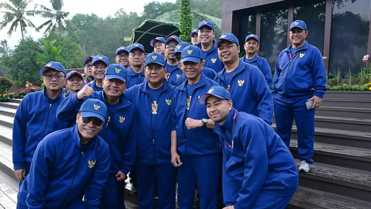 Utusan Khusus Presiden Bidang Pembinaan Generasi Muda dan Pekerja Seni Raffi Ahmad bersyukur dapat mengikuti pembekalan langsung dari Presiden Prabowo Subianto selama retreat di Akmil Magelang.