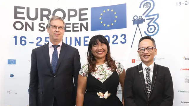 L-R H.E. Vincent Piket (EU Ambassador for Indonesia) & Meninaputri Wismurti, Nauval Yazid (Festival Co-Directors)
