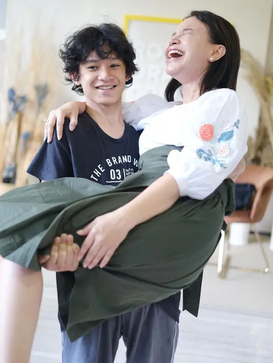 Rossa (Instagram/itsrossa910)