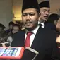 Anggota DPRD DKI asal PSi Idris Ahmad usai dilantik di Gedung DPRD DKI Jakarta, Jalan Kebon Sirih, Jakarta. (Merdeka.com)