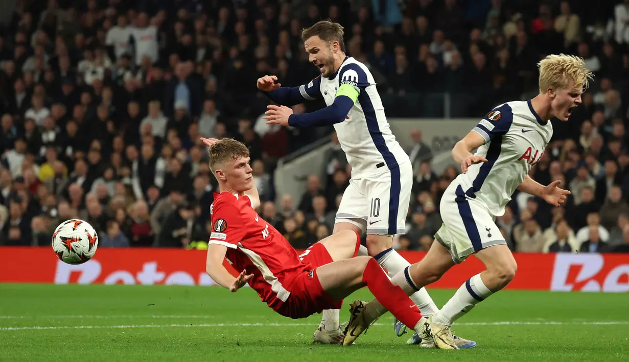 Hingga akhir pertandingan skor 1-0 untuk kemenangan Tottenham Hotspur tidak berubah. (AP Photo/Ian Walton)