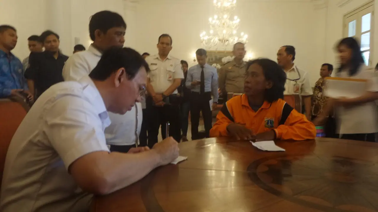 Warga mengadu ke Ahok