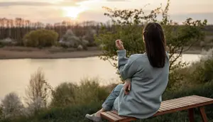 Mengapa Orang Introvert Tidak Suka Keramaian? Ini 12 Alasan di Baliknya