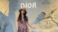 Velove tampil bak Barbie dengan mengenakan head to toe dari brand Dior. Credit: (@vaelovexia)