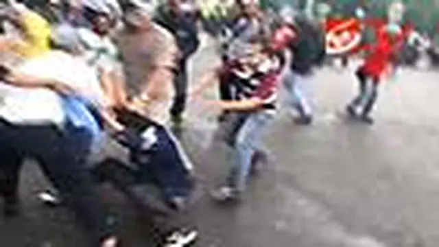 Polisi Serang Mahasiswa di Depan Istana Merdeka
