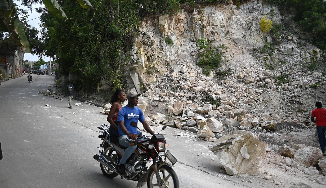 Gempa berkekuatan 4,9 skala Richter terjadi di departemen Grand'Anse yang terisolasi hampir 300 km (185 mil) barat Port-au-Prince, pada kedalaman 10 km yang relatif dangkal, menurut Survei Geologi AS. (AFP/Richard Pierrin)
