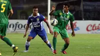 Ditaklukkan Persib, Pelatih Persebaya Tetap Puji Anak Asuhnya
