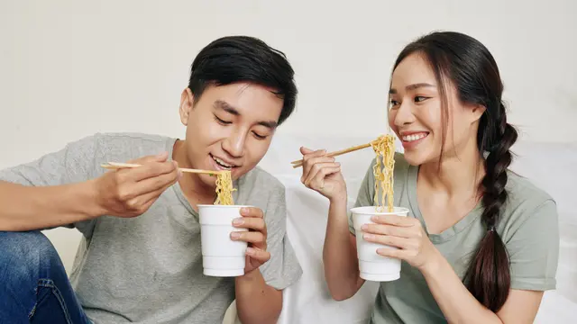 Makan Mi.