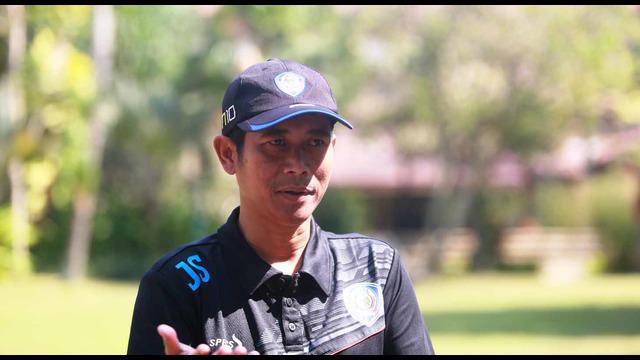 Pelatih Arema Cronus, Joko Susilo bercerita mengenai perjalanan hidupnya bersama Arema.