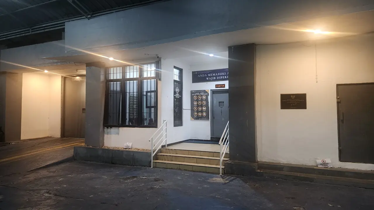 Salah satu pintu akses menuju ruang tahanan Rutan Kelas I Depok. (Liputan6.com/Dicky Agung Prihanto)