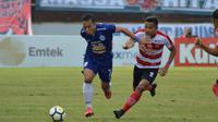PSIS Semarang meraih hasil imbang kontra Madura United di Stadion Moch Soebroto, Kota Magelang, Rabu (12/7/2018). (Bola.com/Ronald Seger)