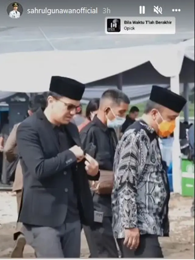 6 Potret Sahrul Gunawan Melayat ke Pemakaman Eril, Tersentuh Dengar Pidato Ridwan Kamil