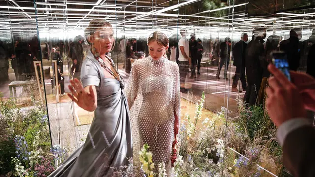 FOTO: Gelaran Paris Fashion Week di Tengah Pandemi COVID-19