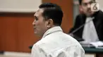 Terdakwa Kompol Kasranto menjalani sidang tuntutan kasus narkoba di Pengadilan Negeri Jakarta Barat, Senin (27/3/2023). (merdeka.com/Iqbal S. Nugroho)