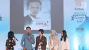 Pemeran film Ayat Ayat Cinta 2, Fedi Nuril (kedua kiri) menjawab pertanyaan seputar proses syuting film terbarunya saat gelaran Emtek Goes To Campus 2017 di Telkom University, Bandung, Rabu (29/11). (Liputan6.com/Helmi Fithriansyah)