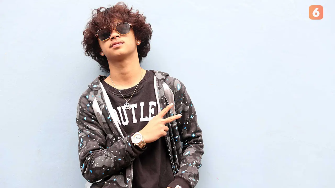 [Bintang] Bastian Steel