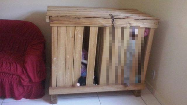 Ingin Fokus Bekerja, Orangtua Tega Kurung Anak di Kandang