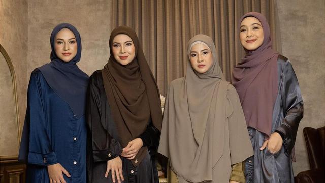 7 Gaya Pemotretan Natasha Rizky dengan Geng Artisnya, Banjir Pujian