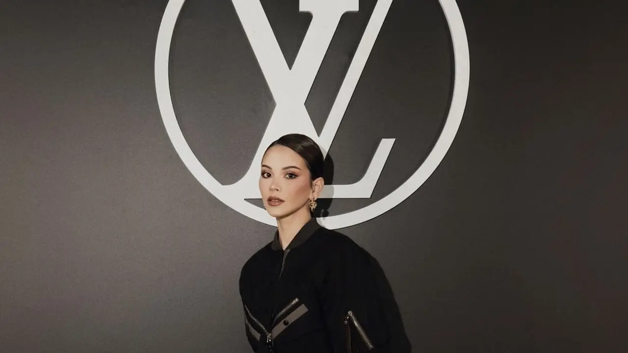 Hadiri Event yang Sama dengan Lisa BLACKPINK, Alyssa Daguise Tampil Stylish dengan Pesona Mahal di Paris Fashion Week