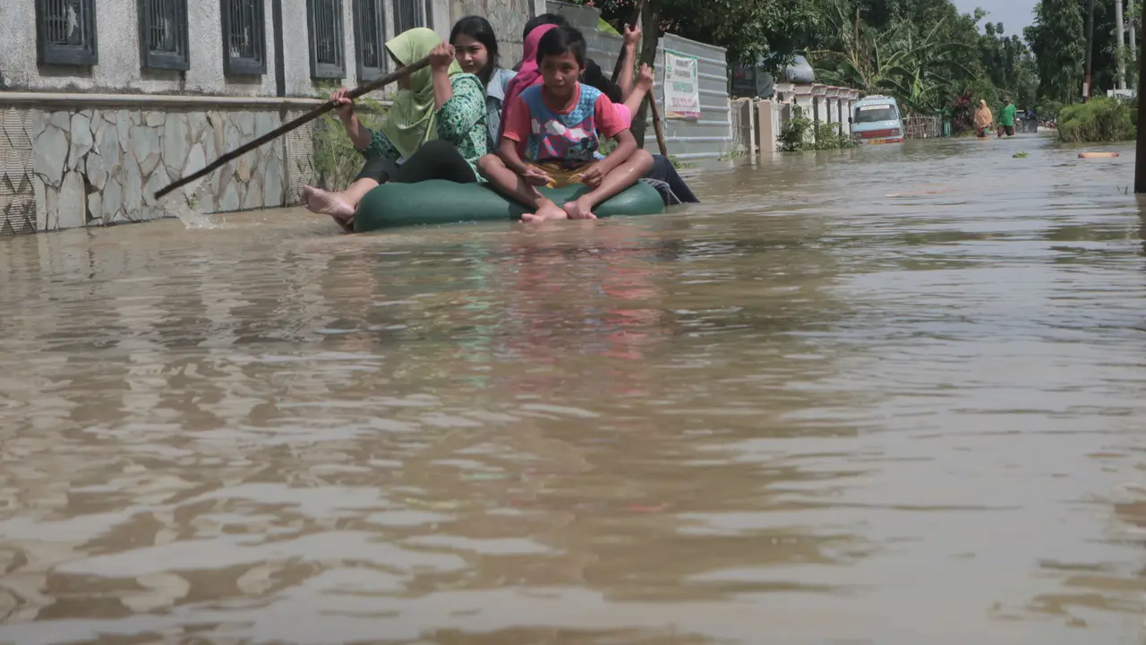 Lagi, Banjir Rendam Ribuan Rumah Warga di Cirebon