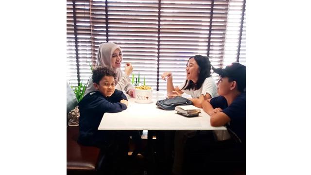 7 Potret Terbaru Indriani Hadi, Mantan Istri Sahrul Gunawan yang Makin Memesona