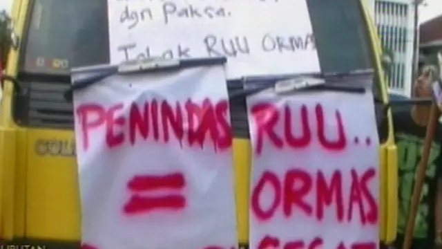 Tolak RUU Ormas, Mahasiswa di Makasar Sandera Truck