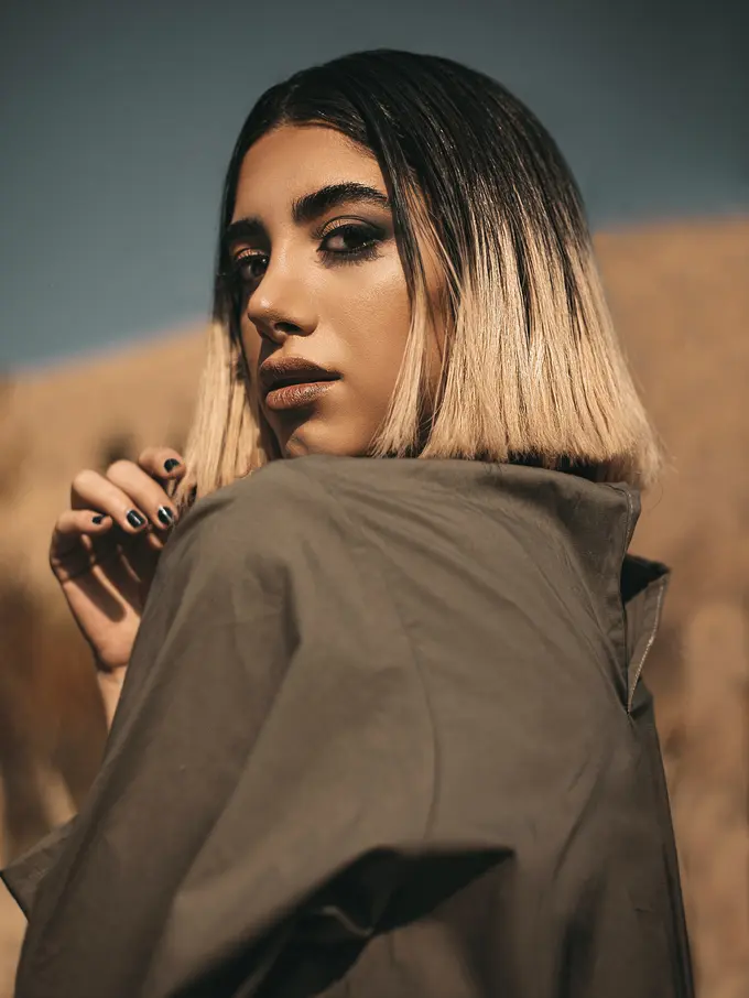 Ilustrasi Rekomendasi warna ombre untuk rambut pendek yang memiliki rambut sawo matang